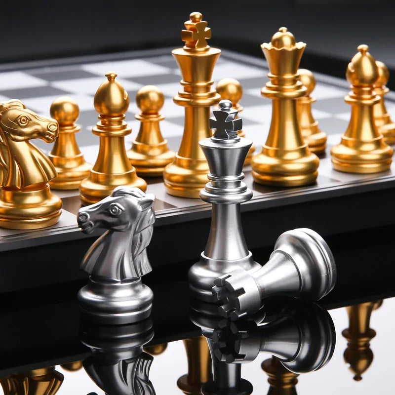 Chess Set With High Quality Chessboard